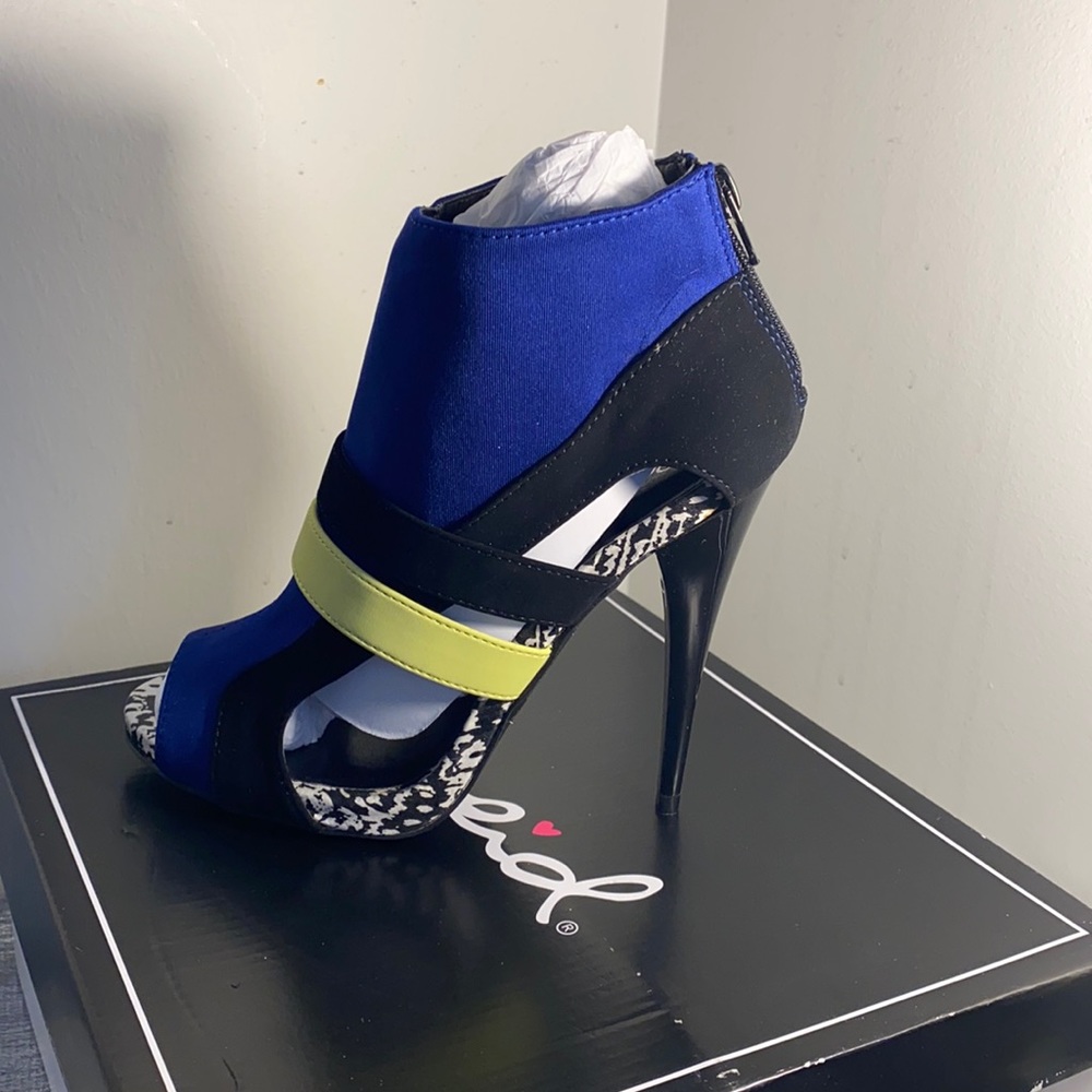 New Royal blue high heel shoes